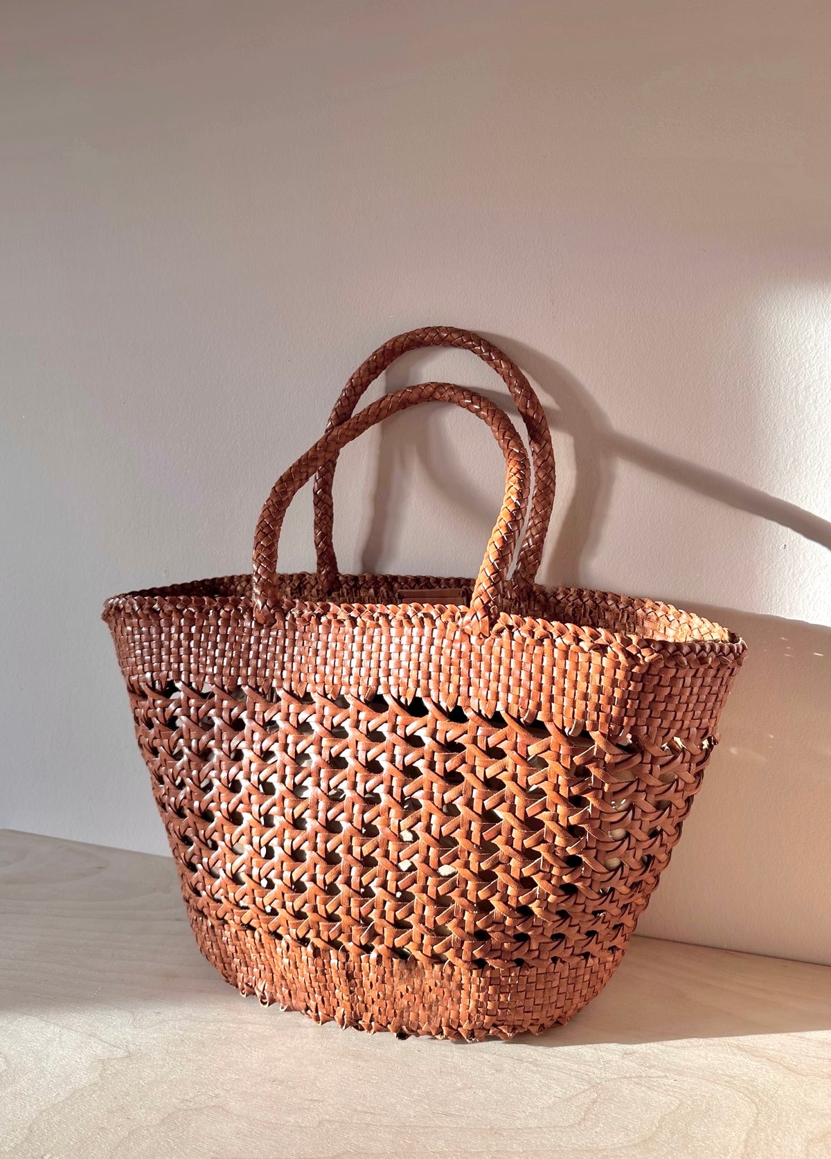 Dragon Diffusion Cannage Market Bag XL - Basket Bag - Tan – Goldig 